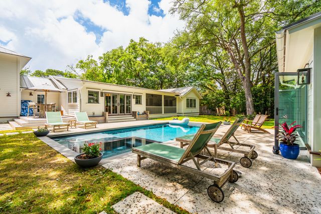 1035 Lakeview Drive, Mount Pleasant, SC 29464
