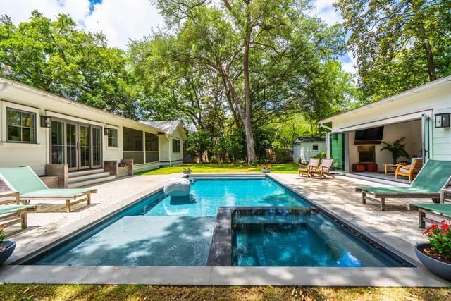 1035 Lakeview Drive, Mount Pleasant, SC 29464