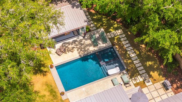 1035 Lakeview Drive, Mount Pleasant, SC 29464