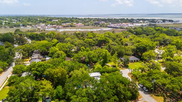 1035 Lakeview Drive, Mount Pleasant, SC 29464