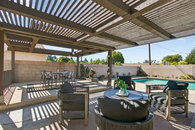 2610 N Deodar, Santa Ana, CA 92705