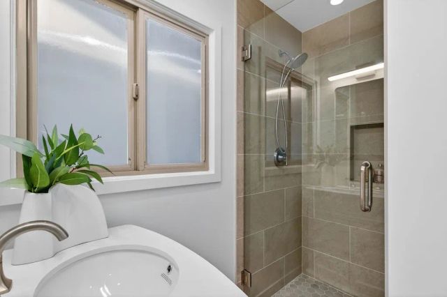 2610 N Deodar, Santa Ana, CA 92705