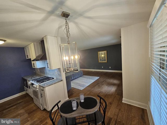 290 TAVISTOCK, Cherry Hill, NJ 08034