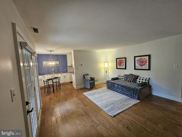 290 TAVISTOCK, Cherry Hill, NJ 08034