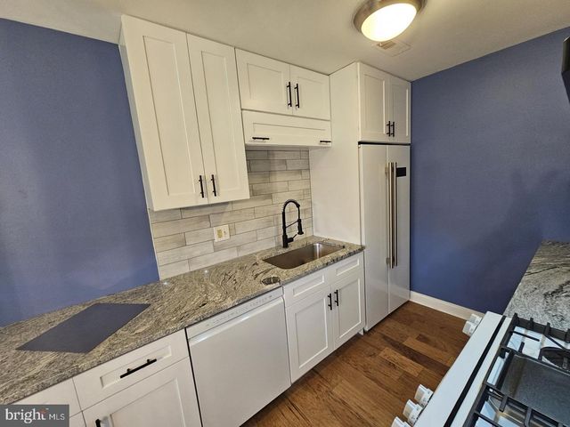 290 TAVISTOCK, Cherry Hill, NJ 08034