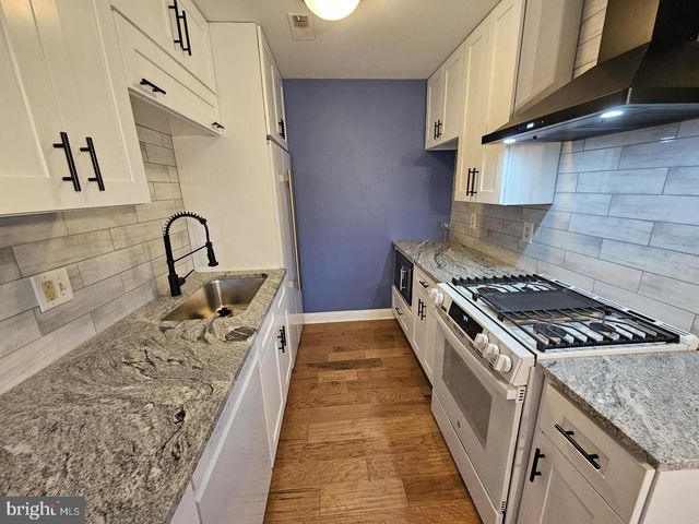 290 TAVISTOCK, Cherry Hill, NJ 08034