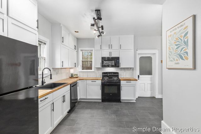 556 Lafayette Avenue SE, Grand Rapids, MI 49503