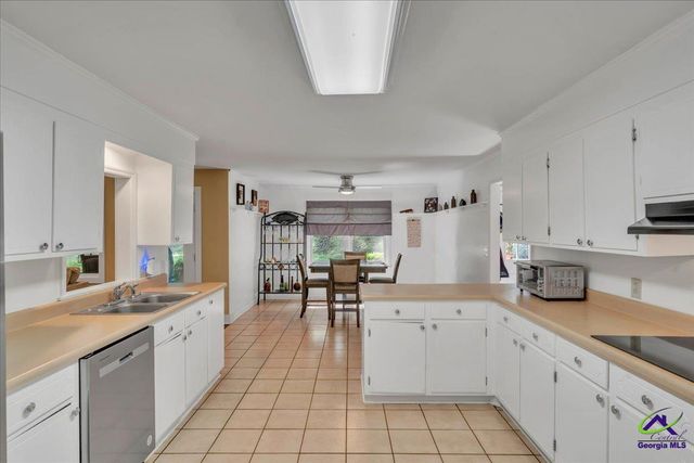 7234 Neal Drive, Macon, GA 31216