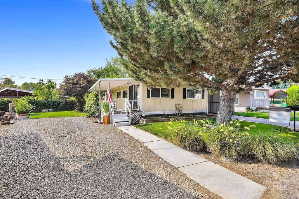 132 S Young Lane, Eagle, ID 83616 photo 2