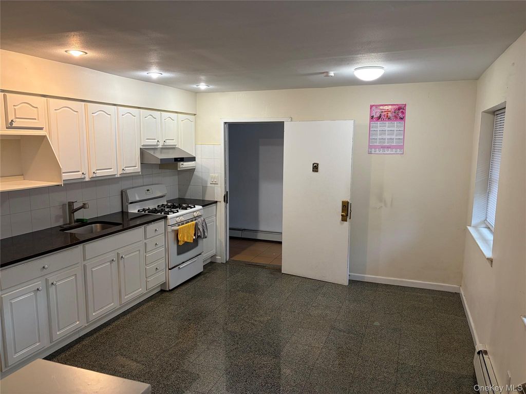 2505 124th Street FL1, Flushing, NY 11354