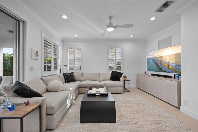 653 Castle Drive, Palm Beach Gardens, FL 33410