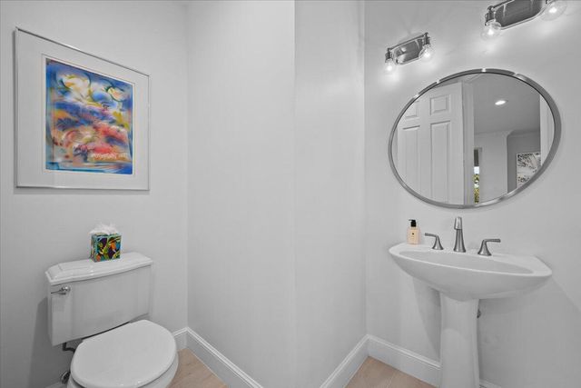 653 Castle Drive, Palm Beach Gardens, FL 33410