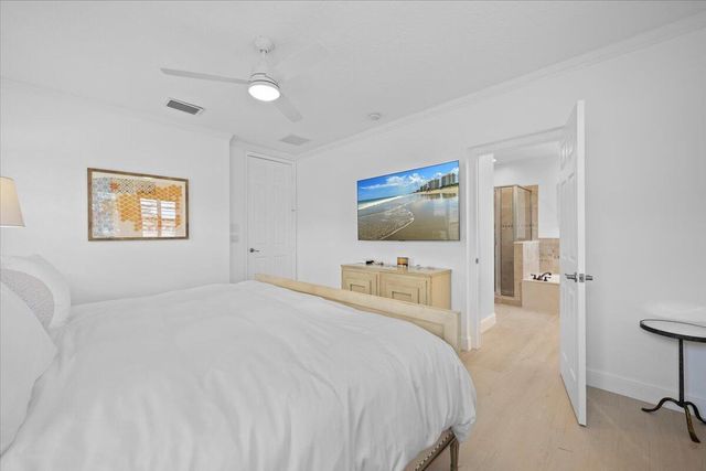 653 Castle Drive, Palm Beach Gardens, FL 33410