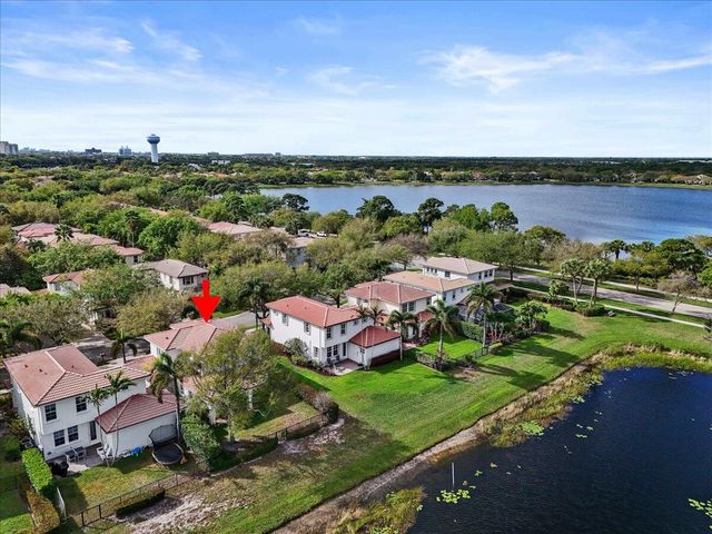 653 Castle Drive, Palm Beach Gardens, FL 33410