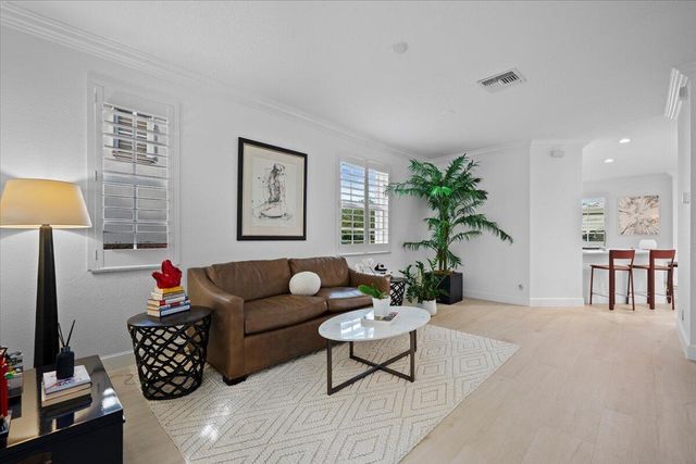 653 Castle Drive, Palm Beach Gardens, FL 33410