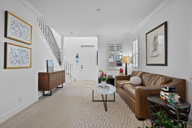 653 Castle Drive, Palm Beach Gardens, FL 33410