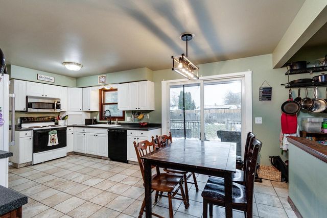 3321 Berkshire Road, Janesville, WI 53546