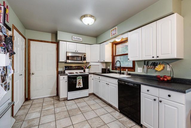 3321 Berkshire Road, Janesville, WI 53546