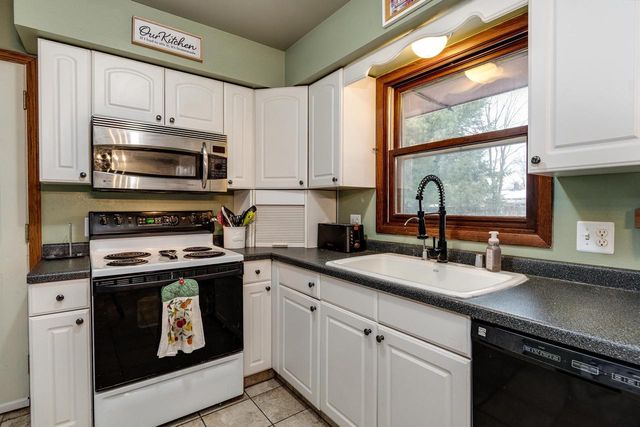 3321 Berkshire Road, Janesville, WI 53546