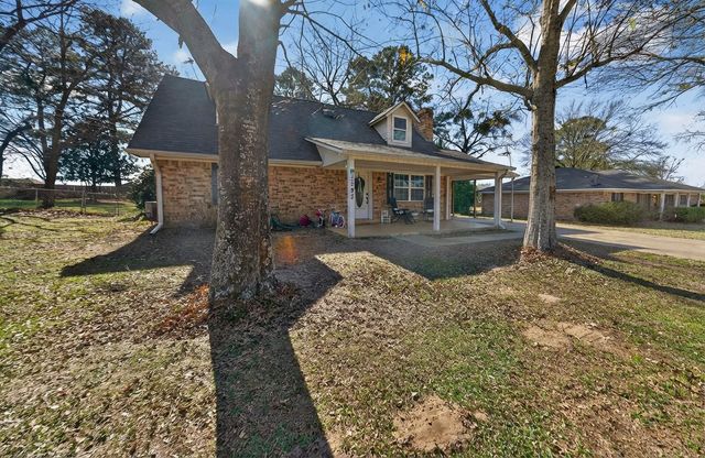 3593 Walnut Hill Drive, Flint, TX 75762