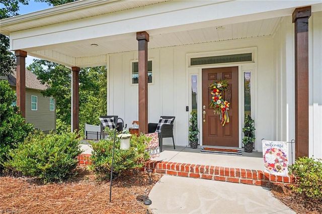 7625 Monty Drive, Kernersville, NC 27284