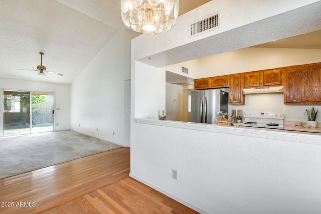 8709 W SAINT JOHN Road, Peoria, AZ 85382