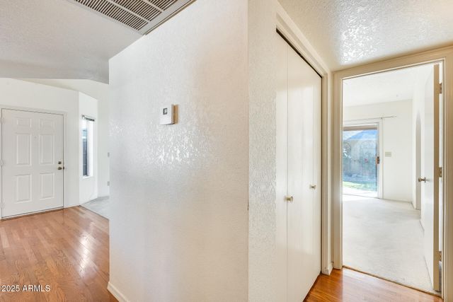 8709 W SAINT JOHN Road, Peoria, AZ 85382