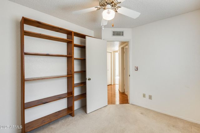 8709 W SAINT JOHN Road, Peoria, AZ 85382