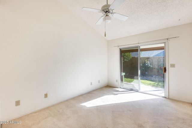 8709 W SAINT JOHN Road, Peoria, AZ 85382