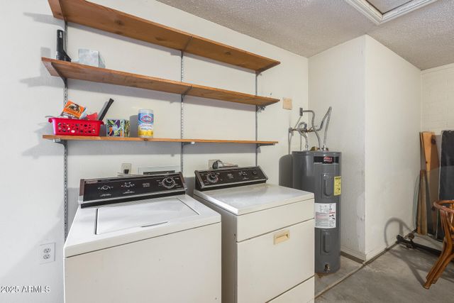 8709 W SAINT JOHN Road, Peoria, AZ 85382