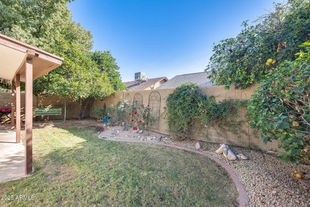 8709 W SAINT JOHN Road, Peoria, AZ 85382