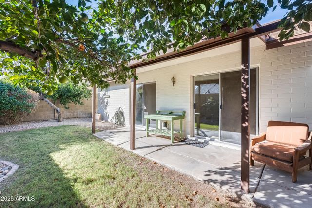 8709 W SAINT JOHN Road, Peoria, AZ 85382