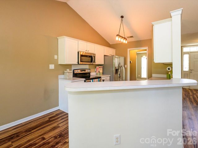 9005 Shenington Place, Charlotte, NC 28216