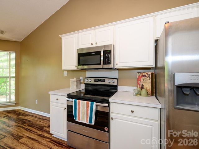 9005 Shenington Place, Charlotte, NC 28216