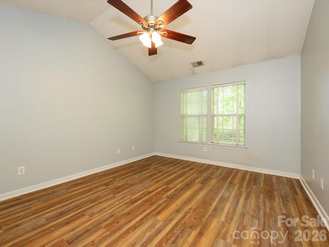 9005 Shenington Place, Charlotte, NC 28216