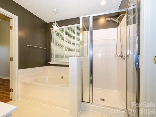 9005 Shenington Place, Charlotte, NC 28216