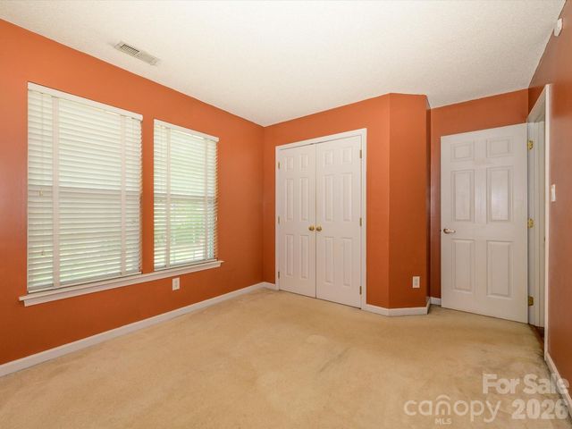 9005 Shenington Place, Charlotte, NC 28216