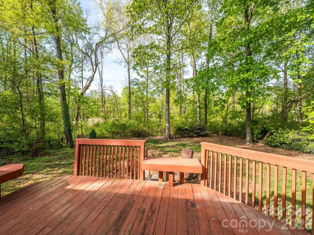 9005 Shenington Place, Charlotte, NC 28216