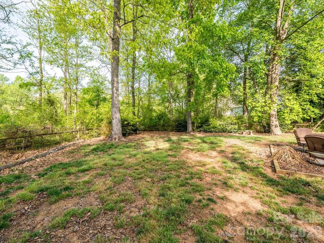 9005 Shenington Place, Charlotte, NC 28216