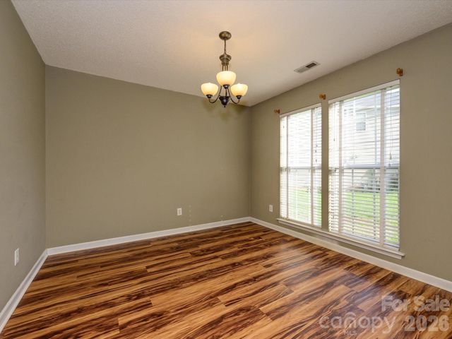 9005 Shenington Place, Charlotte, NC 28216