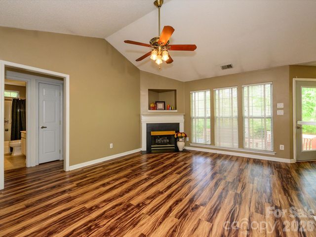 9005 Shenington Place, Charlotte, NC 28216