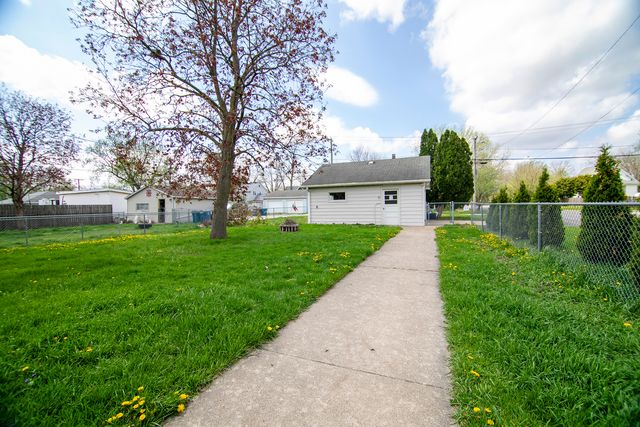 211 S Michigan Avenue, Bradley, IL 60915