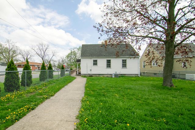 211 S Michigan Avenue, Bradley, IL 60915