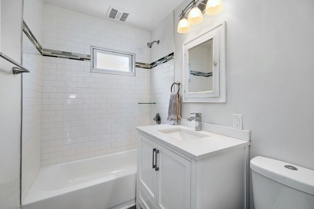 211 S Michigan Avenue, Bradley, IL 60915