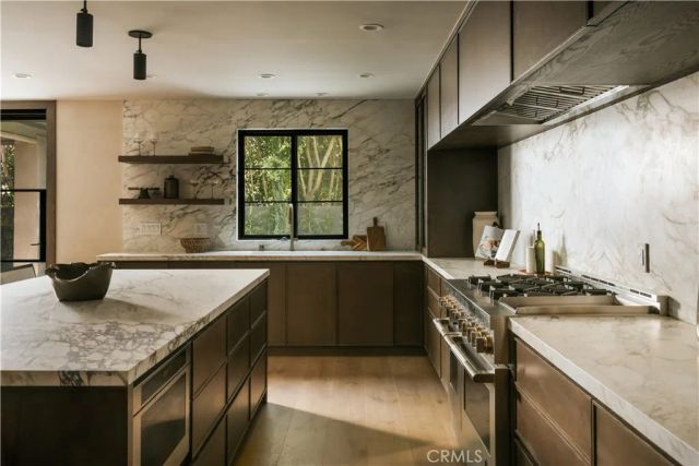 5114 Cedros Avenue, Sherman Oaks, CA 91403
