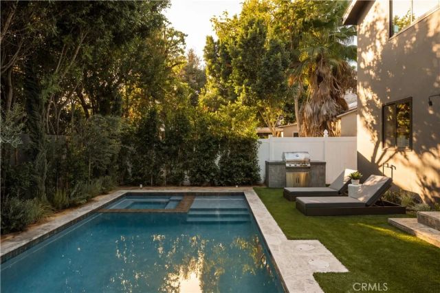 5114 Cedros Avenue, Sherman Oaks, CA 91403