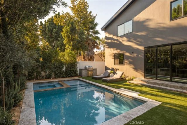 5114 Cedros Avenue, Sherman Oaks, CA 91403