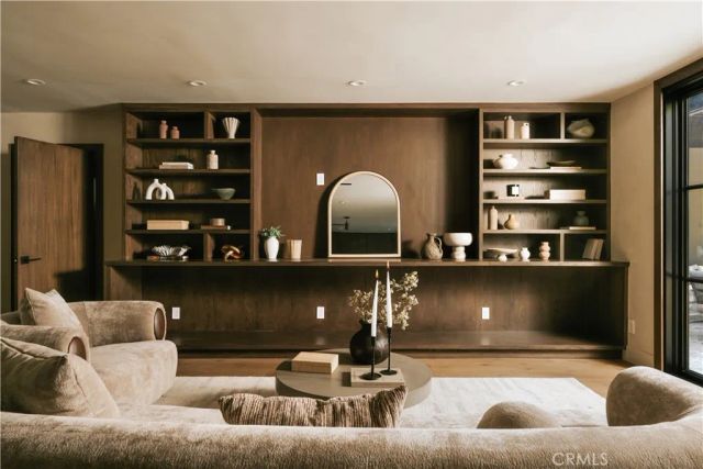 5114 Cedros Avenue, Sherman Oaks, CA 91403