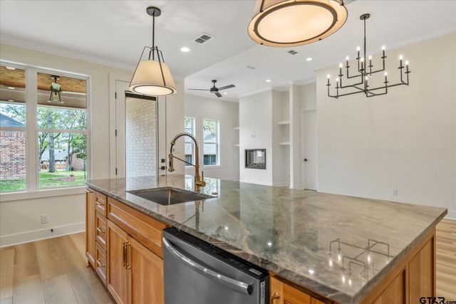 7146 HOLLY SQUARE CT., Tyler, TX 75703