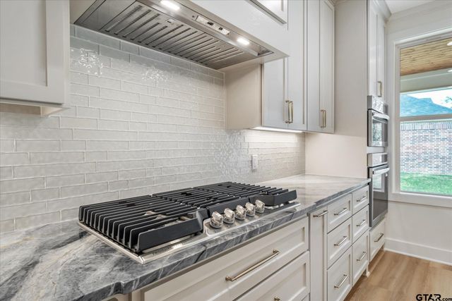 7146 HOLLY SQUARE CT., Tyler, TX 75703